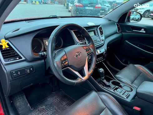 Hyundai Tucson 2017 красный - фото 17