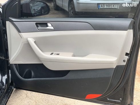 Hyundai Sonata 2015 черный - фото 18