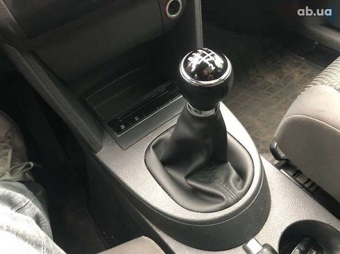 Volkswagen Touran 2010 - фото 28