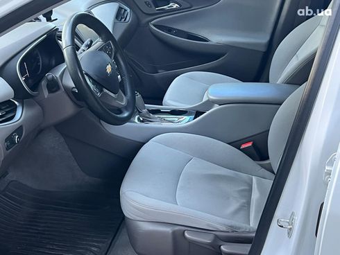 Chevrolet Malibu 2017 белый - фото 24