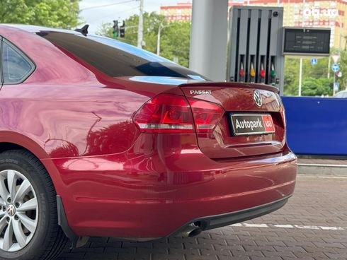 Volkswagen passat b7 2014 красный - фото 11