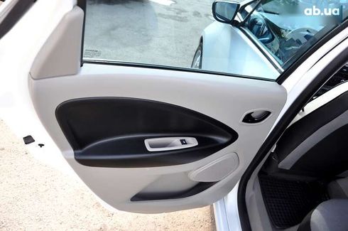 Renault Zoe 2015 - фото 19