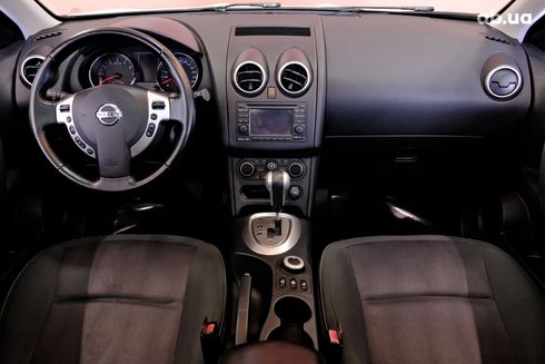 Nissan Qashqai 2012 белый - фото 7