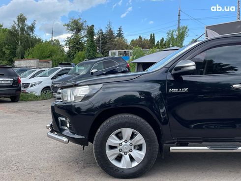 Toyota Hilux 2015 черный - фото 5