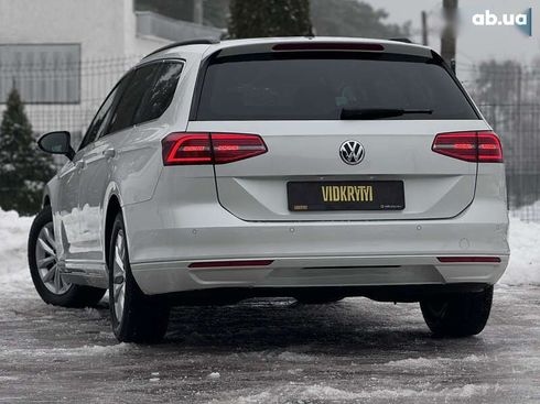 Volkswagen Passat 2017 - фото 23