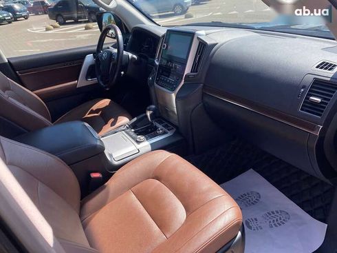 Toyota Land Cruiser 2020 - фото 10