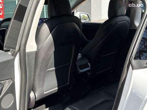 Tesla Model Y 2021 - фото 17