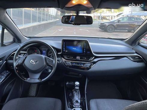 Toyota C-HR 2018 - фото 9