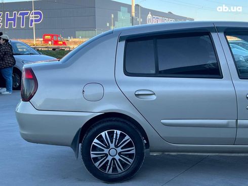 Renault Clio 2006 бежевый - фото 10