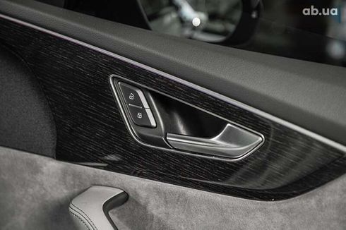 Audi Q8 2021 - фото 25