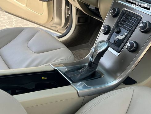 Volvo XC60 2012 серый - фото 38