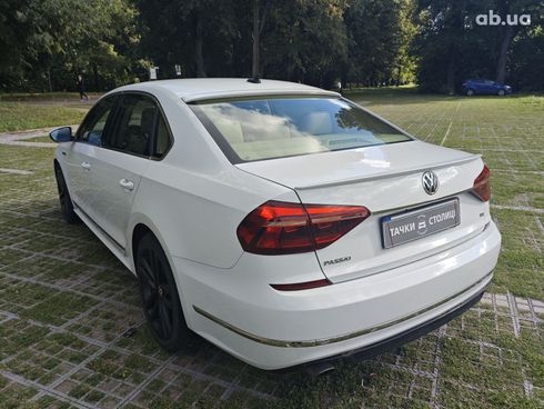 Volkswagen Passat 2016 белый - фото 7