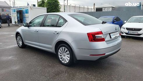 Skoda Octavia 2019 - фото 20