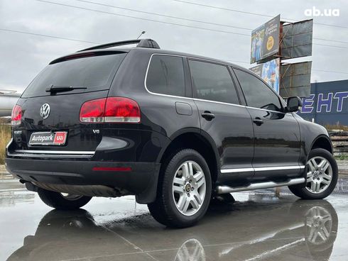 Volkswagen Touareg 2005 черный - фото 10