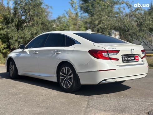 Honda Accord 2019 белый - фото 8