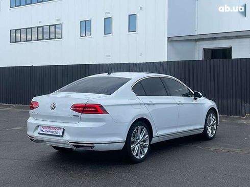 Volkswagen Passat 2018 - фото 11