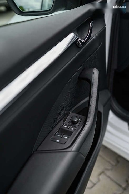 Skoda Octavia 2021 - фото 22
