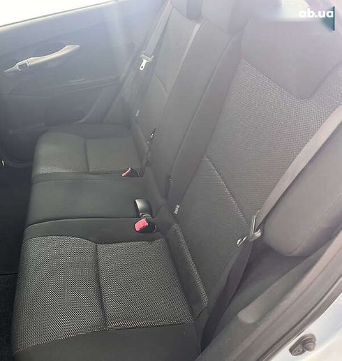 Toyota Auris 2012 - фото 18