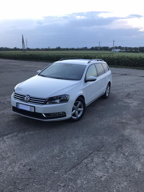 Volkswagen Passat 2013 белый - фото 3