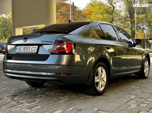 Skoda Octavia 2019 - фото 13