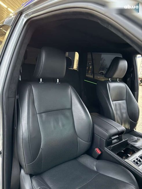 Lexus GX 2019 - фото 24