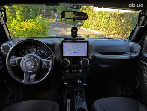 Jeep Wrangler 2016 серый - фото 23