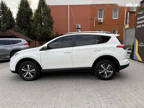Toyota RAV4 2017 - фото 23
