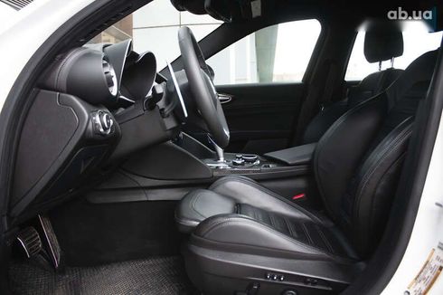 Alfa Romeo Giulia 2019 - фото 9