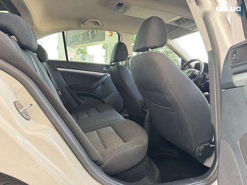 Skoda Octavia 2012 - фото 26