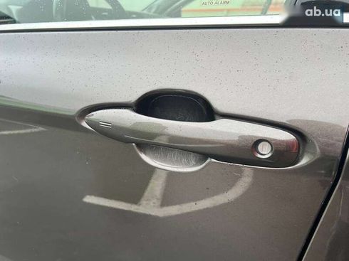 Toyota Camry 2019 - фото 16