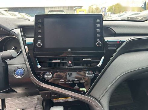 Toyota Camry 2021 - фото 30