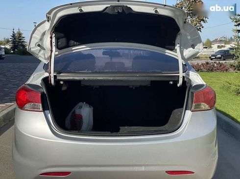 Hyundai Elantra 2011 - фото 11
