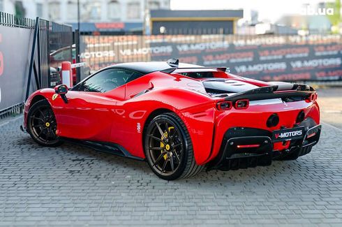 Ferrari SF90 Stradale 2022 - фото 7