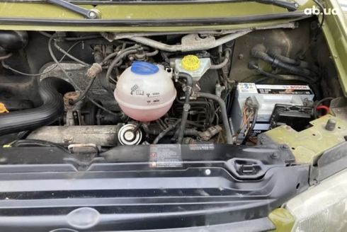 Volkswagen Transporter 2003 зеленый - фото 2