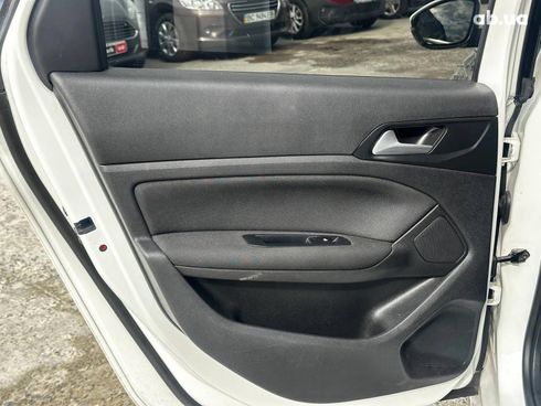 Peugeot 308 2019 белый - фото 29