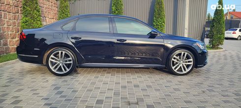 Volkswagen Passat 2018 черный - фото 8