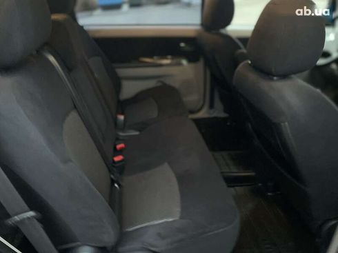 Mitsubishi Grandis 2008 - фото 21