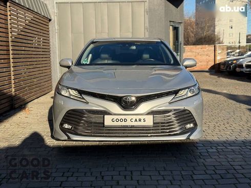 Toyota Camry 2018 - фото 2