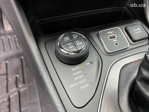 Jeep Cherokee 2019 черный - фото 64