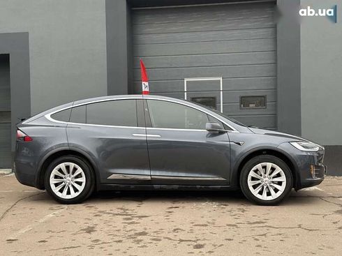 Tesla Model X 2018 - фото 10