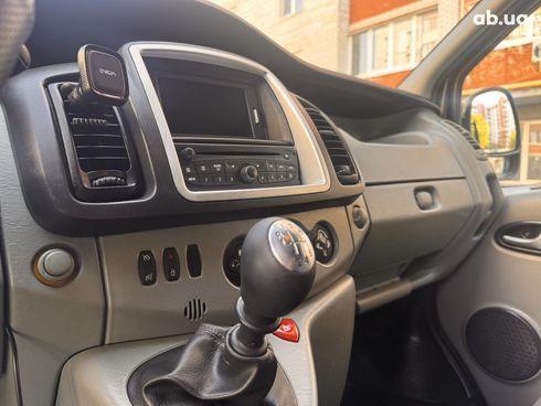 Renault Trafic 2014 черный - фото 7
