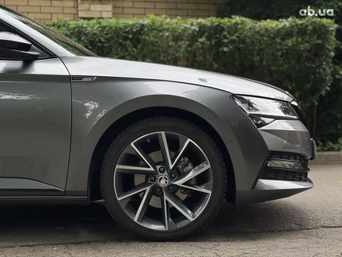 Skoda Superb 2022 серый - фото 8
