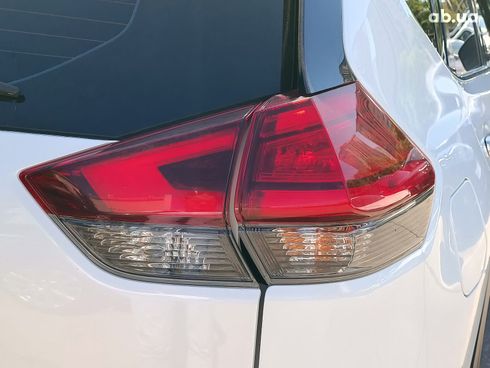 Nissan Rogue 2017 белый - фото 10