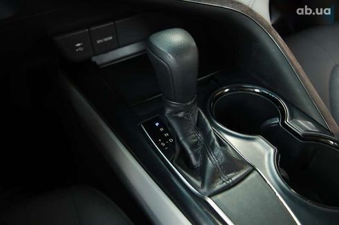Toyota Camry 2018 - фото 18
