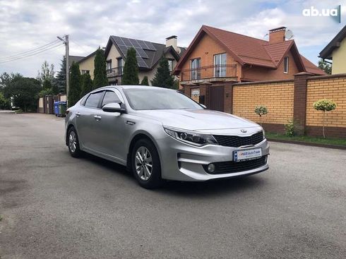 Kia K5 2017 - фото 3