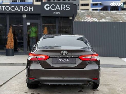 Toyota Camry 2018 - фото 5