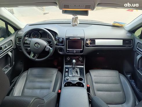 Volkswagen Touareg 2014 серый - фото 5