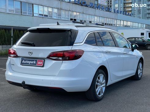 Opel Astra 2018 белый - фото 12