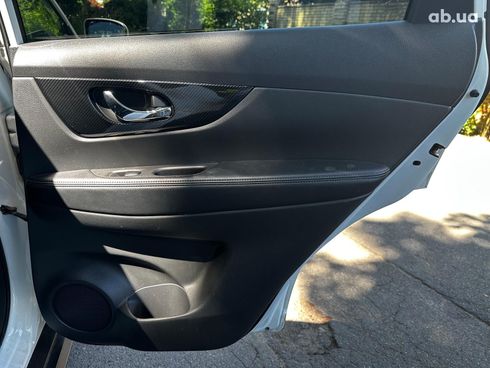 Nissan Rogue 2018 белый - фото 23