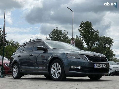 Skoda Octavia 2019 - фото 11